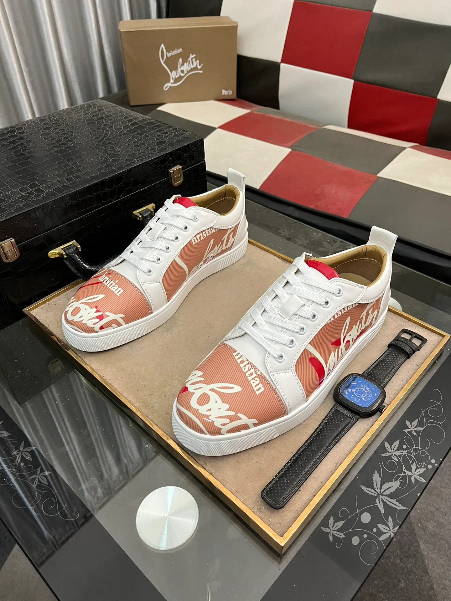 Men's men's shoes💰458⌚️⌚️christian louboutin (CL red sole shoes) counter hot diamond series, casual sneakers📢 📢 📢 Exclusive hot style release🎈🎈💪Movable latex feet👻Finished outsole line [Deyi] Global supply😝 [Top version]: Original imported cowhide upper, top original leather lining, original open-molded TPU outsole, original 1:1 detail processing, original shoe last, large number of ready-made code numbers: 38-44